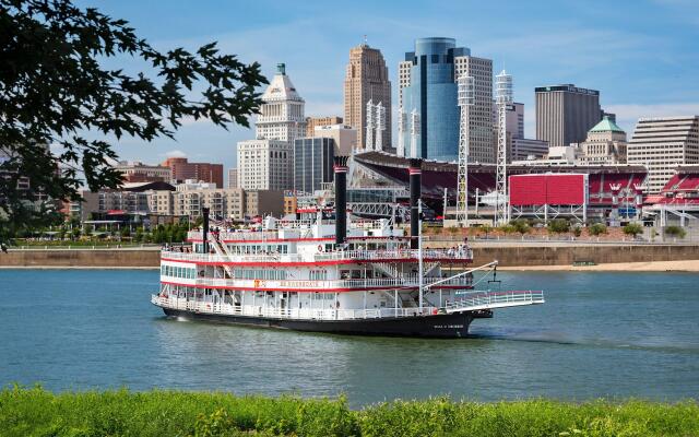 Holiday Inn Cincinnati-Riverfront by IHG