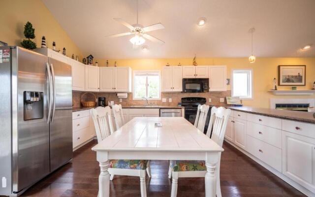 Sound Bite by Oak Island Accommodations