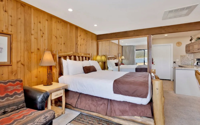 Forest Shores Lake View Condo #2250