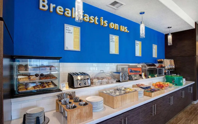 Days Inn & Suites Yorkton