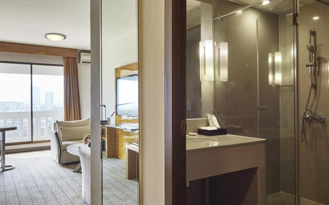 Lumen Bangkok Srinakarin