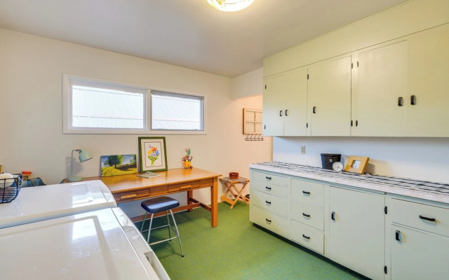 Patio, Grill & Outdoor Dining: Conrad Home!