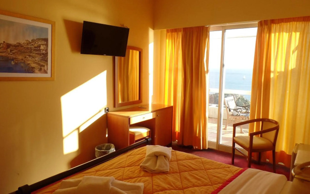 Cavo D'Oro Hotel