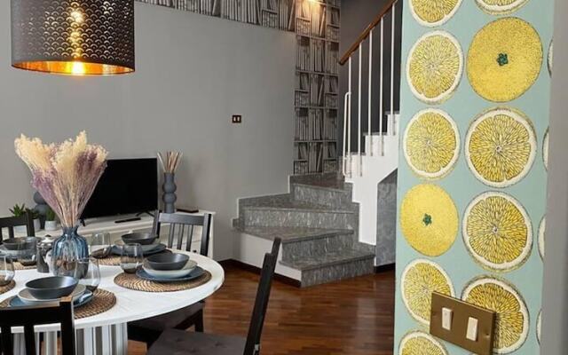 Design Villa With Parking, Navigli Area, Milan