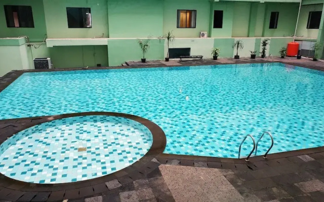 Warm Cozy Menteng Square Apartment