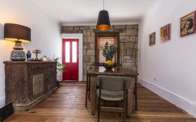 Modern Sydney/Surry Hills 19th Century Cottage – Guest Rooms – Sydney