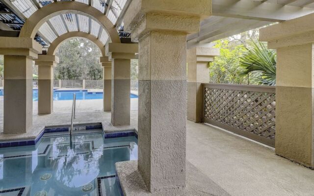 Colonnade Club 196 by RedAwning