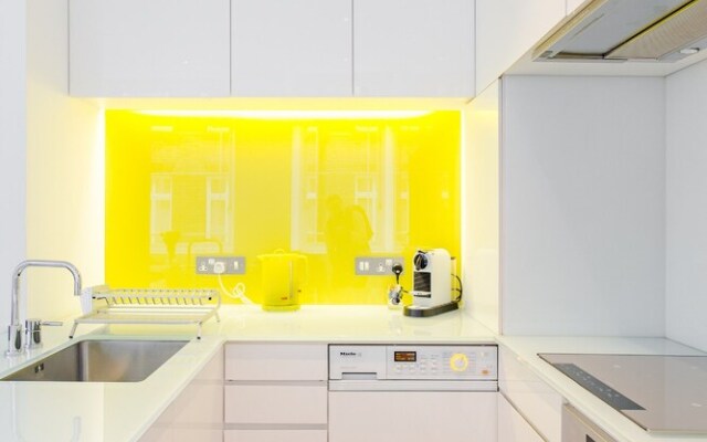 2 Bed 2 Bath Apartment Off Regent Street