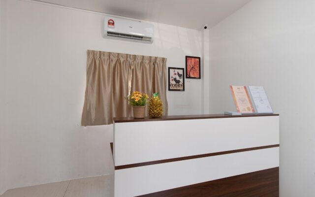 Weng Bee Guest House by OYO Rooms