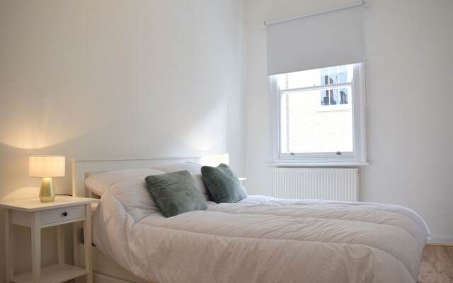 One Bedroom Apartment in Bayswater