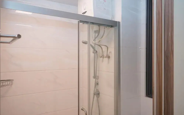 Good Choice And Homey 2Br Apartment At Sky House Bsd