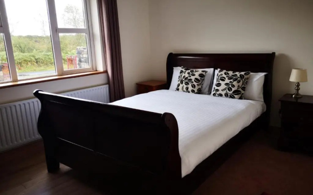 Modern Six Bedroom House Westport