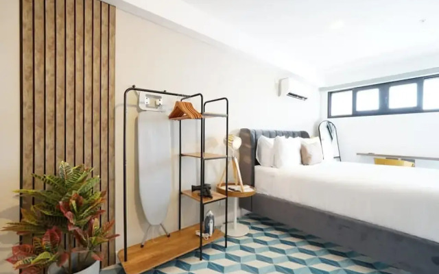 w Lovely Loft in Santa Ana