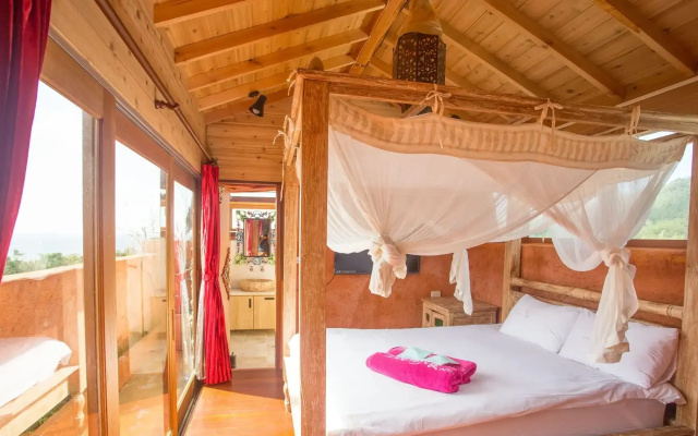 A Fei Surf Inn II - Tiki House