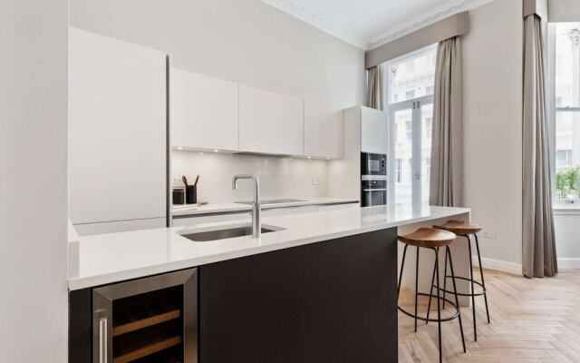 Elegant 3 Bed Apt W Terrace Near Kensington