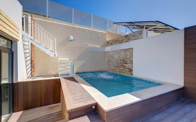 Traditional Maltese Townhouse wt Terrace and Pool