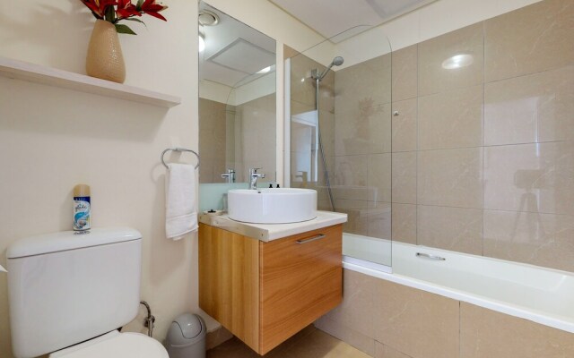 Horizon Bay 405