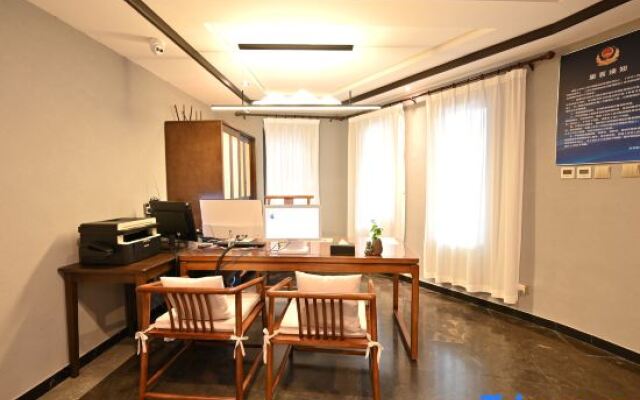 Xihai Bamboo Courtyard (Houhai Jishuitan Subway Station)