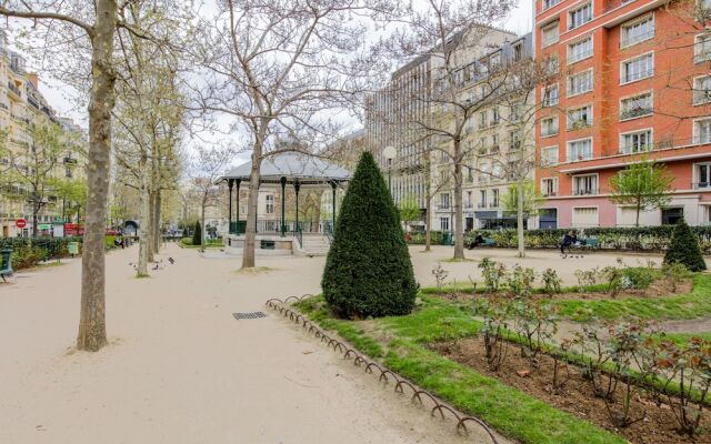 Charming Appart Vaugirard By Weekome