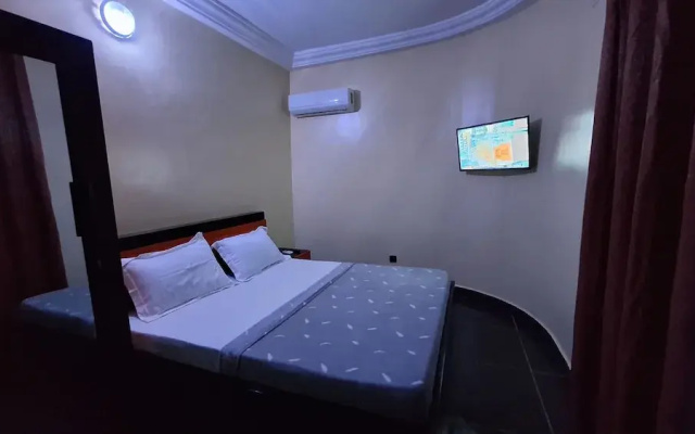 Room-economy Double Bed in Royal Blue Gu