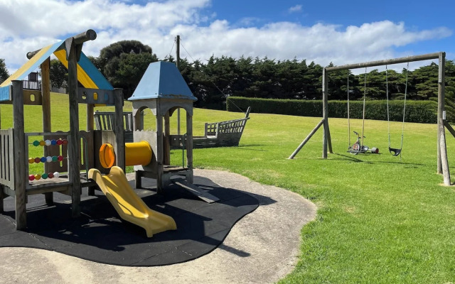 Sails - Elegant, spacious beach villa