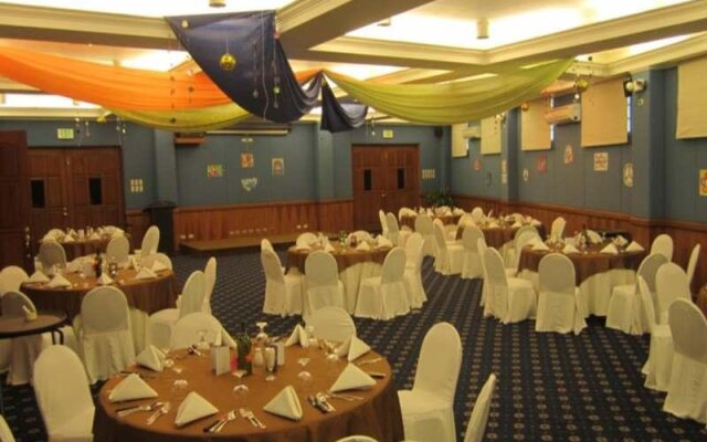 Oasis Hotel