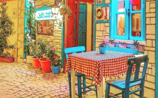 Sigacik Kaleici Pansiyon Nostalji Kafe
