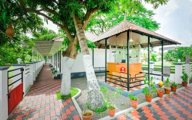 The Greenview Inn by OYO Rooms