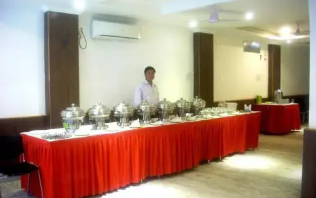 Hotel Ronak Plaza