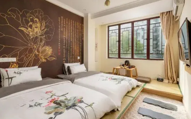 Zhenyang Gorge Ruzi Inn