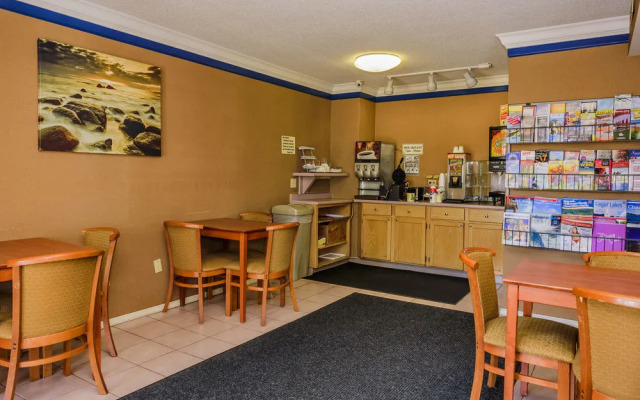 University Manor Inn