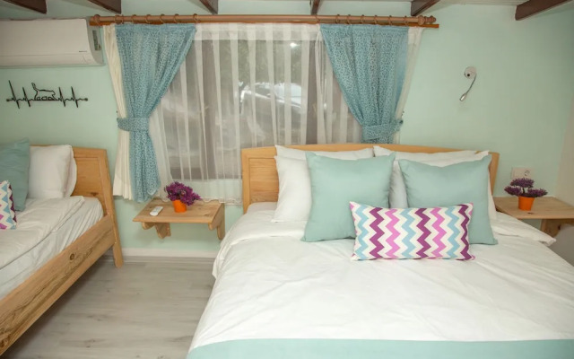 Kara Kedi Beach Bungalow