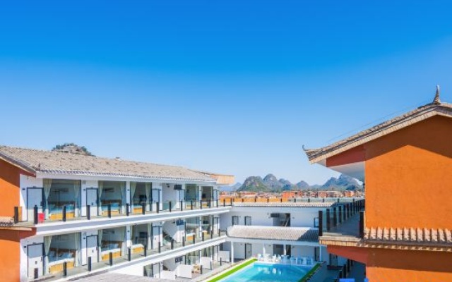 Guyue Heyuan Lake View Resort