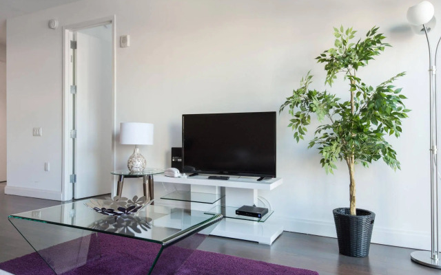 Dharma Home Suites JC at the Arts District