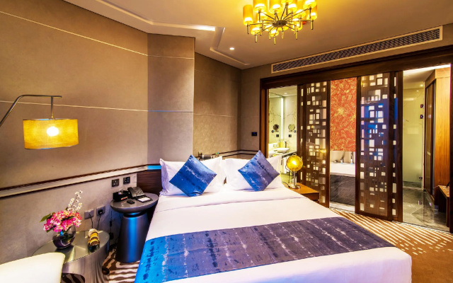 VIP Hotel