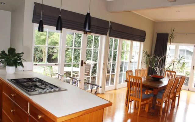 Bungalow by Cornwall Park