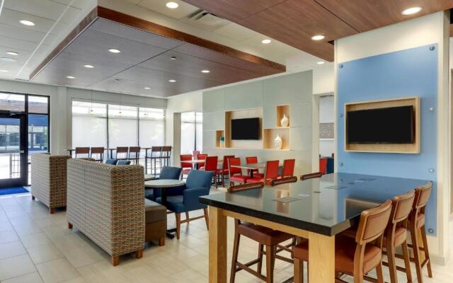 Holiday Inn Express And Suites Winston Salem Sw Clemmons, an IHG Hotel