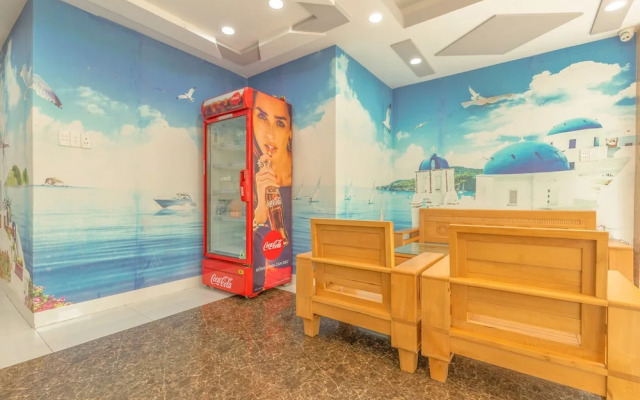 Hoang Truong Hotel by OYO Rooms