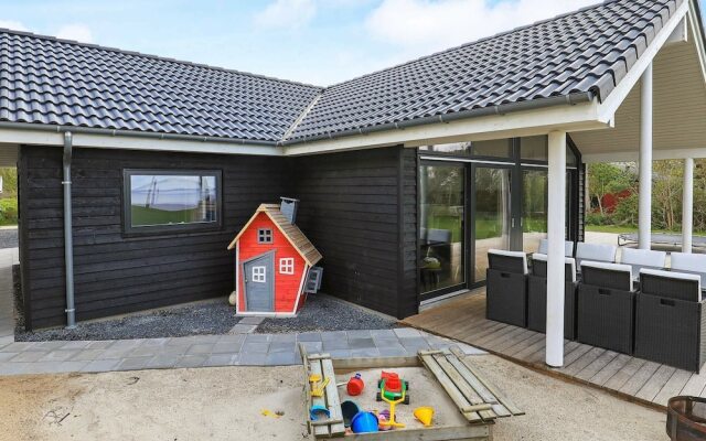 Comfy Holiday Home in Vinderup With Terrace