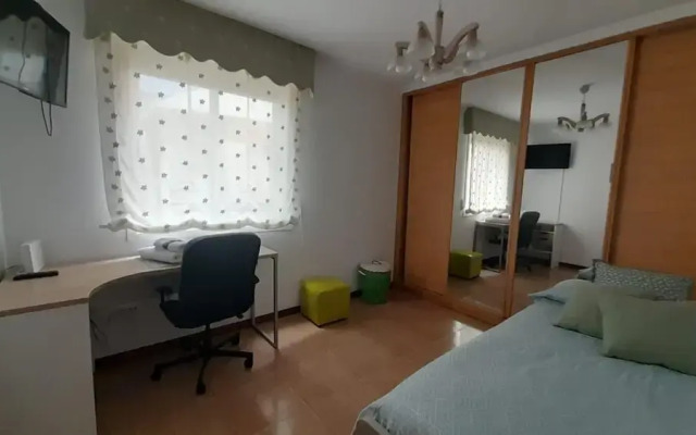 Apartment-sleeps6-parking-terrace