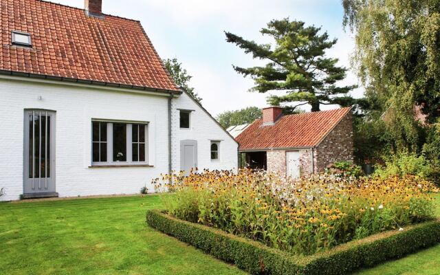 Luxurious Holiday Home in Wingene With Forest Near