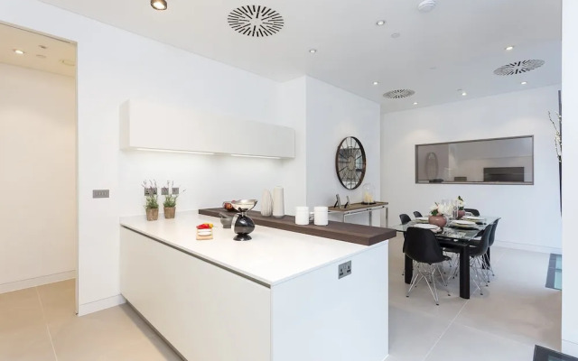 Urban Chic - Chiltern and Baker