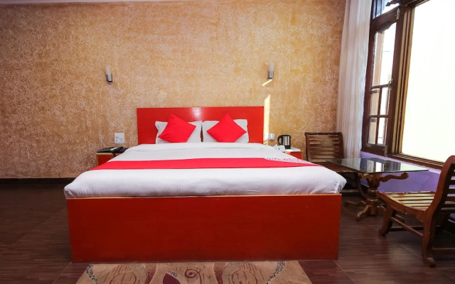 OYO 8367 Hotel The Woodz