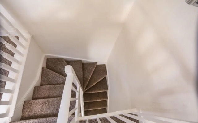 2-bed Apartment, Sleeps 6, 8-min Walk to Centre