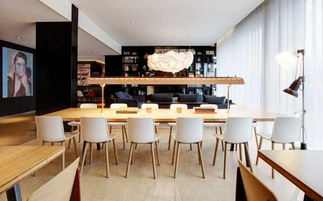 citizenM Schiphol Airport