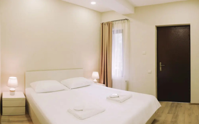 Hotel 4100