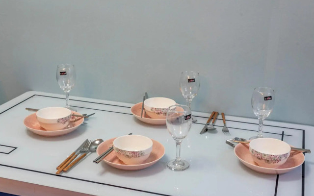 Locals Apartment Inn 01