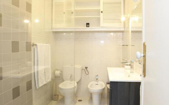 Comfortable and Central Apartment Cascais