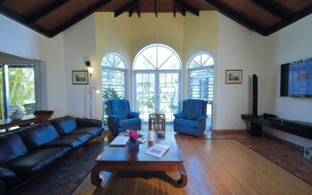 Ideal for Families, Gated Community Near Beaches, AC, Free Wifi, Concierge, Pool! — фото 2