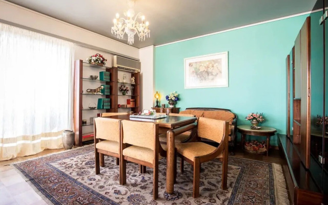 6 persons seaview Athens Riviera